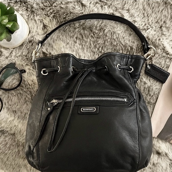 COACH Black Leather Drawstring Bag
“pristine condition” - Picture 3 of 8